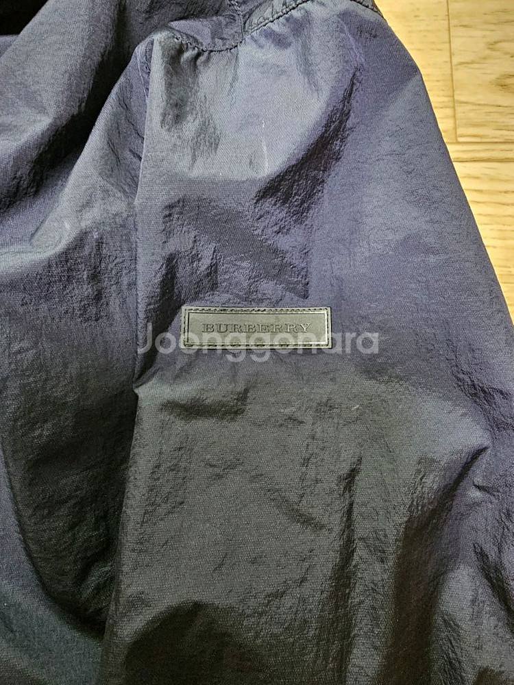 버버리 남성 후드 얇은 바람막이 네이비 XL 최상급--1