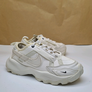 나이키 TC7900 여성운동화230