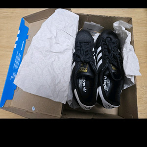 아디다스 슈퍼스타 코어 블랙 화이트 260