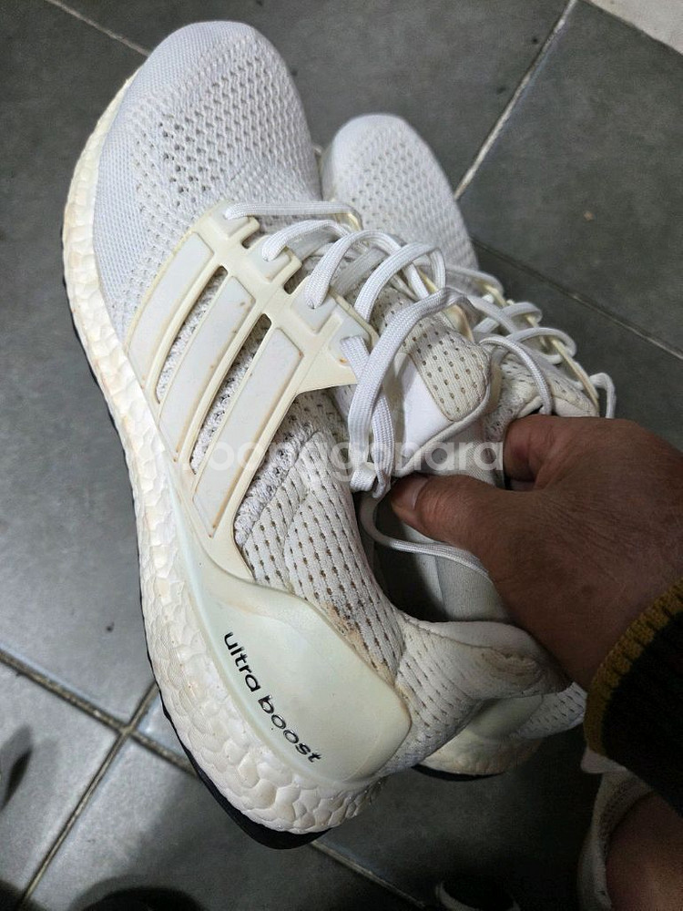 아디다스 이지부스트 275--1