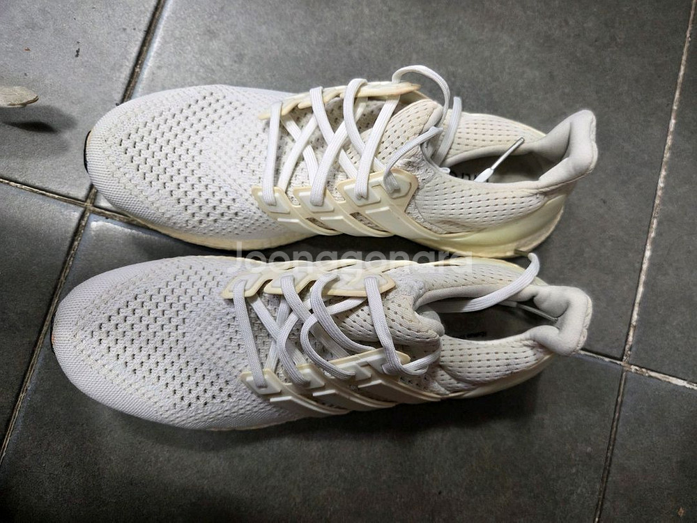 아디다스 이지부스트 275--0