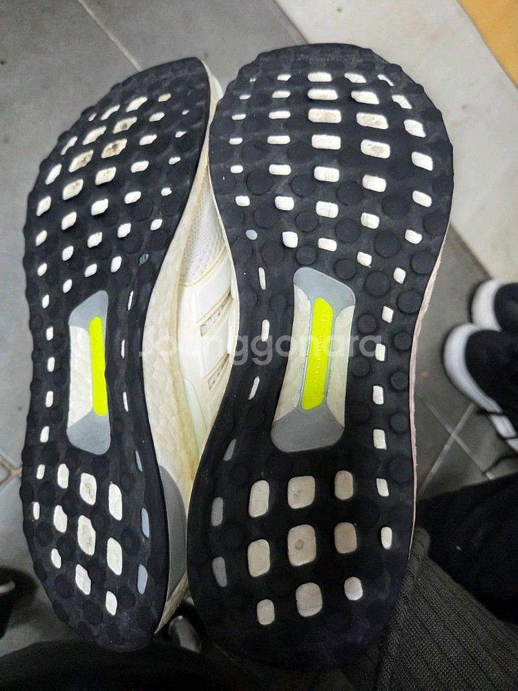 아디다스 이지부스트 275--3