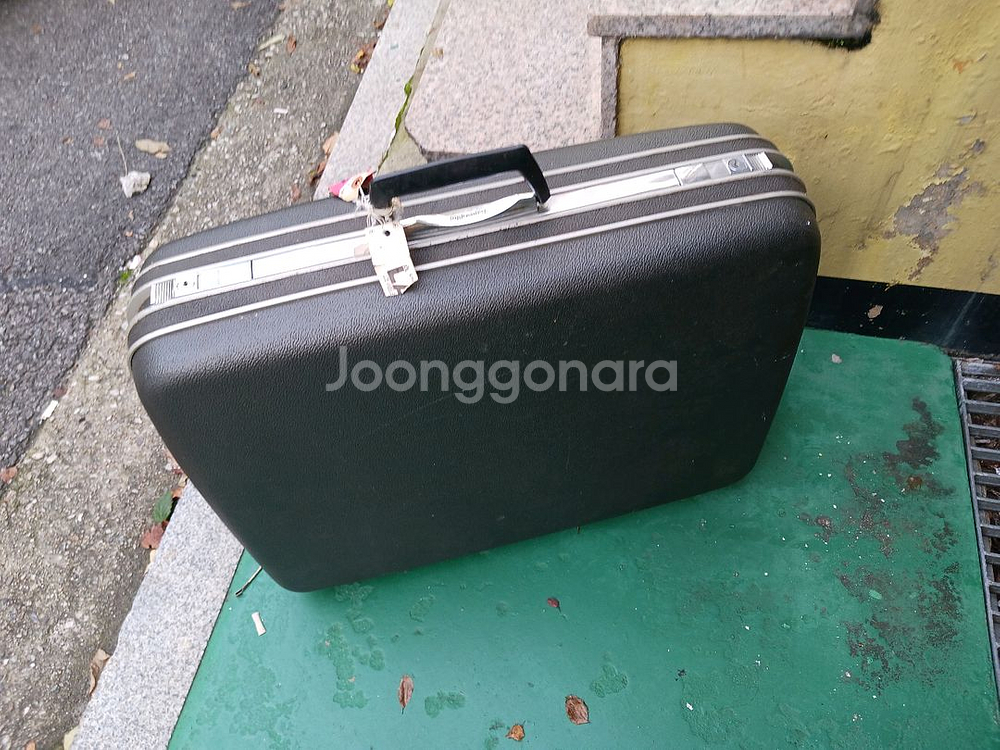 영화소품용 007 가방 처분--0