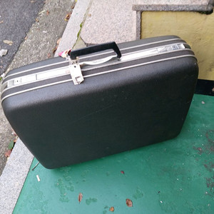 영화소품용 007 가방 처분