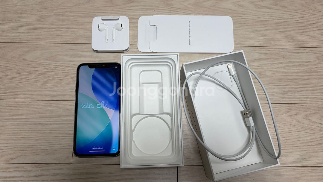 아이폰11 64GB 퍼플 팝니다.--0