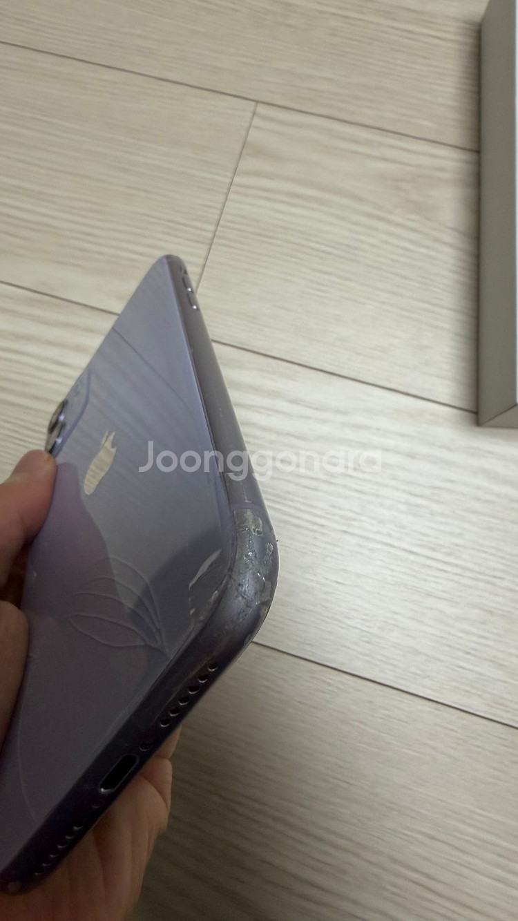 아이폰11 64GB 퍼플 팝니다.--5