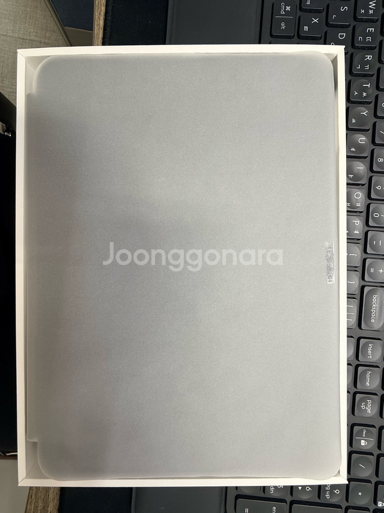 아이패드 프로 M4 11인치 매직키보드--1