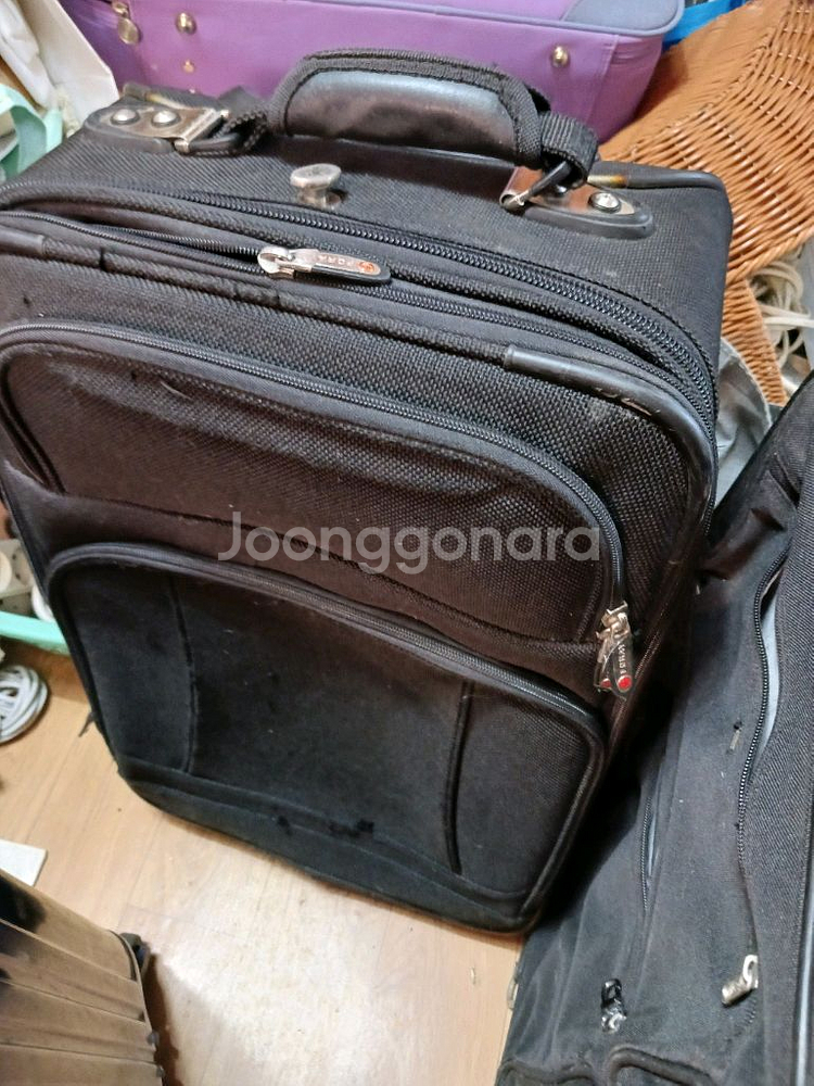 기내용 21인치 캐리어 3개 처분--2