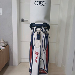 스릭슨/아우디 콜라보 캐디백