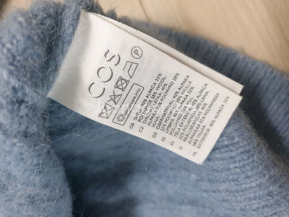 cos 케이블 니트 스웨터--1