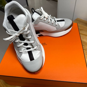 에르메스 휴고 스니커즈