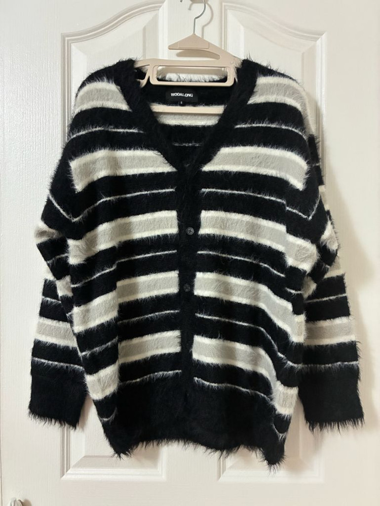 노정의착용 우알롱 스트라이프 가디건 - 블랙 S사이즈 이미지