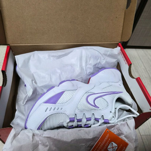 나이키 에어하이츠. 235. 새상품