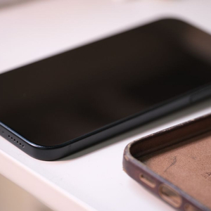 iPhone 15 plus 128gb Black팝니다