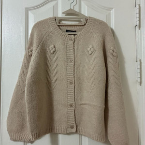 (새상품) 론론 핸드메이드 케이블 퍼프 니트 - 베이지