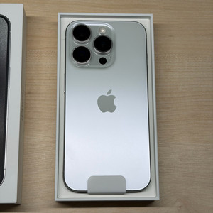 아이폰15프로 화이트 512GB 홍콩판