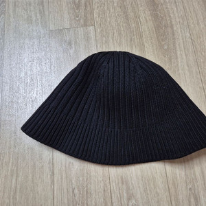 코스 cos 니티드 버킷햇 블랙