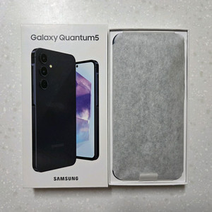 갤럭시퀀텀5(SM-A556) 단순개봉품