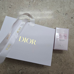 새상품)신상 미스디올 블루밍 부케 헤어미스트