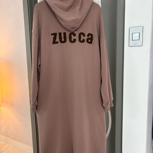 주카 뒷레터링 후드 원피스 프리사이즈