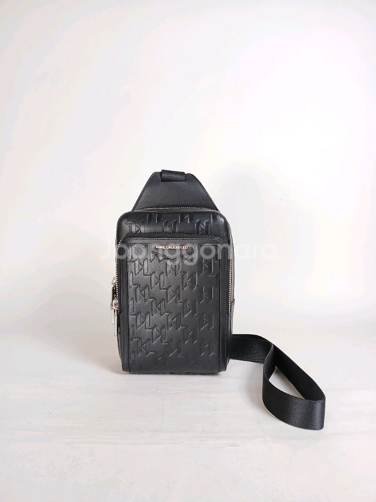 칼라거펠트 loom lea 검정 가죽 남성 슬링백--0