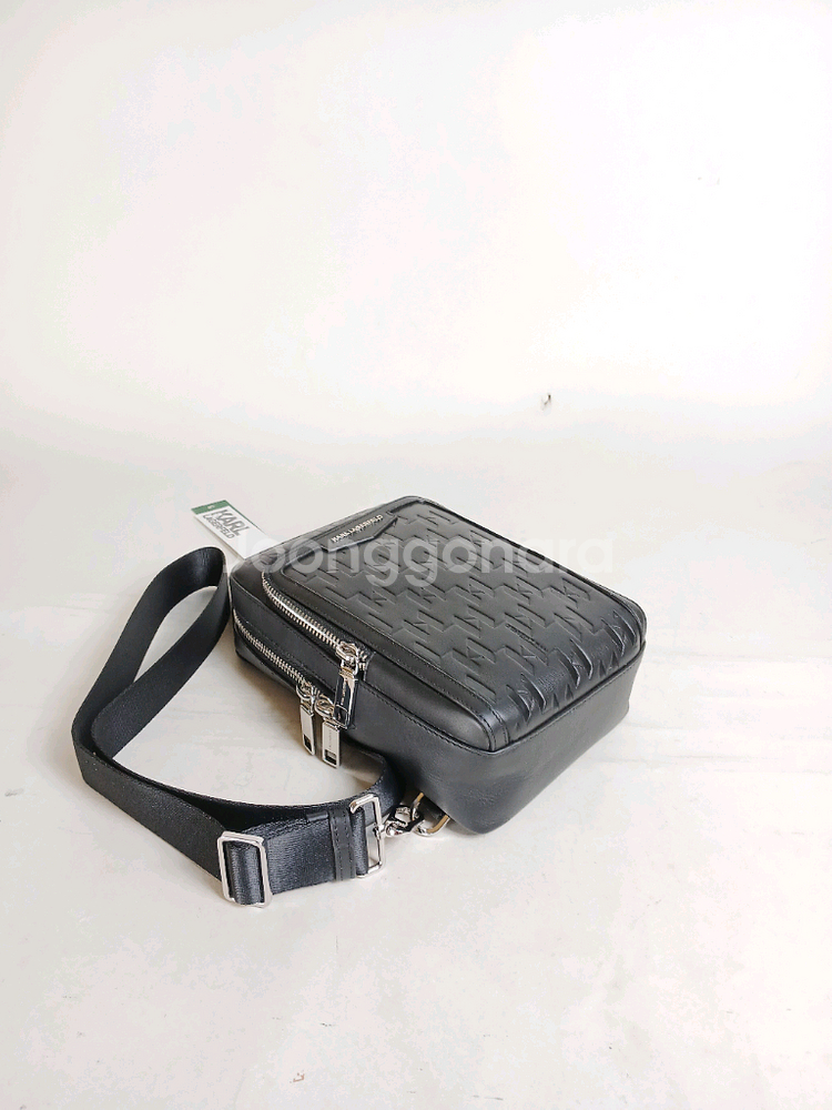 칼라거펠트 loom lea 검정 가죽 남성 슬링백--5