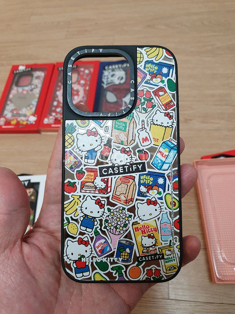 헬로키티 케이스티파이 아이폰 14 프로 케이스 3개--0