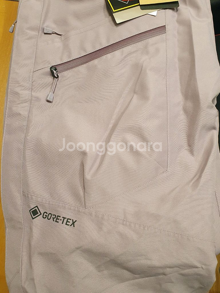 버튼 고어텍스 하의 팝니다--1