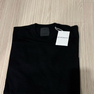 지방시 4G로고 울 스웨터 블랙 M (새제품 정품)