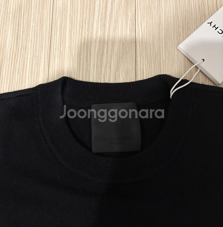 지방시 4G로고 울 스웨터 블랙 M (새제품 정품)--1