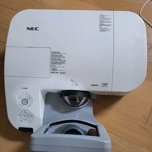단초점 NEC U310W 프로젝터 +3D 안경 3개