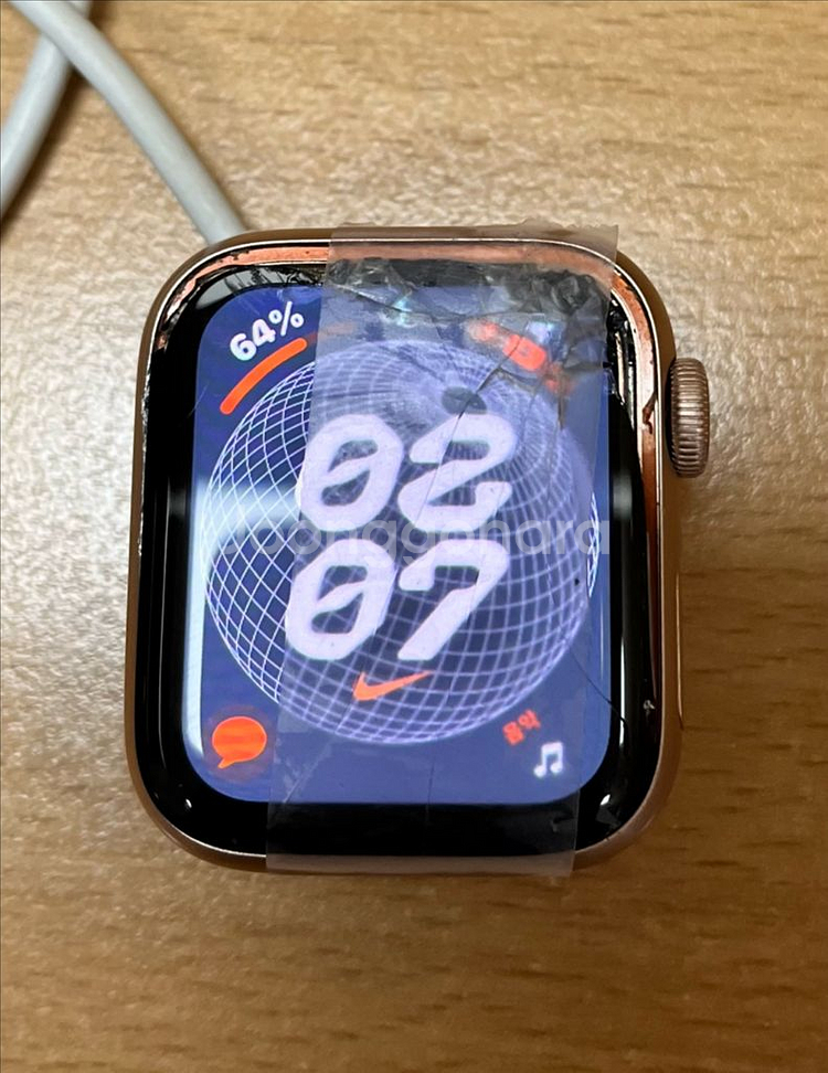애플워치 se 1세대 40mm 부품용 팝니다--0