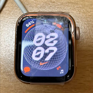 애플워치 se 1세대 40mm 부품용 팝니다