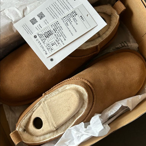 미국 어그 클래식 마이크로 6사이즈 새상품