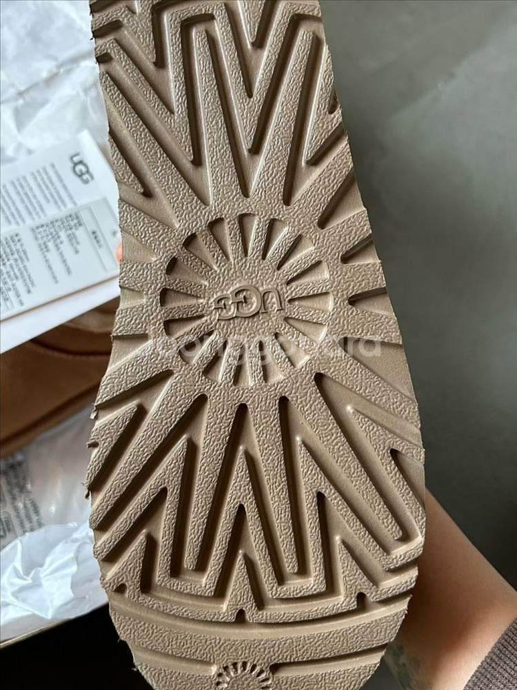 미국 어그 클래식 마이크로 6사이즈 새상품--1