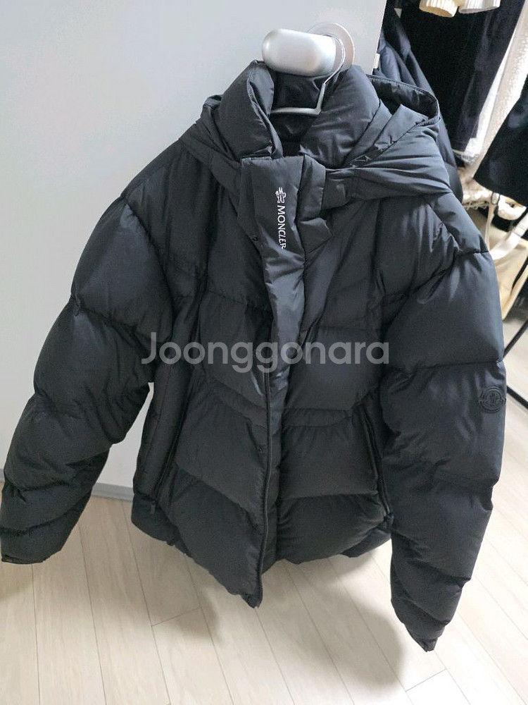 남자 몽클패딩 4사이즈 블랙 자라마모델 판매합니다--0