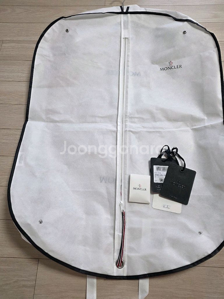 남자 몽클패딩 4사이즈 블랙 자라마모델 판매합니다--7