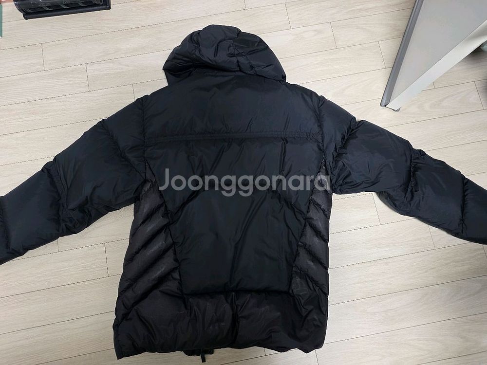 남자 몽클패딩 4사이즈 블랙 자라마모델 판매합니다--4