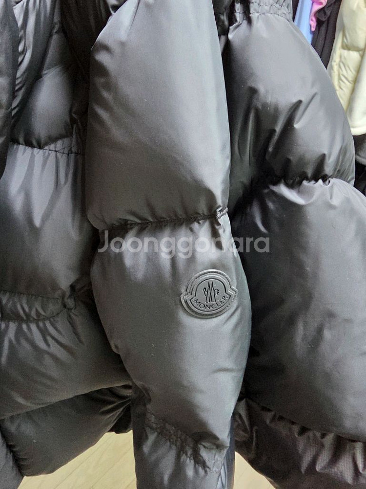 남자 몽클패딩 4사이즈 블랙 자라마모델 판매합니다--3