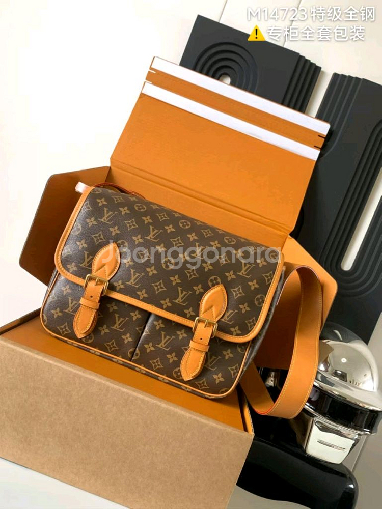 루이비통 사첼 메신저백--0