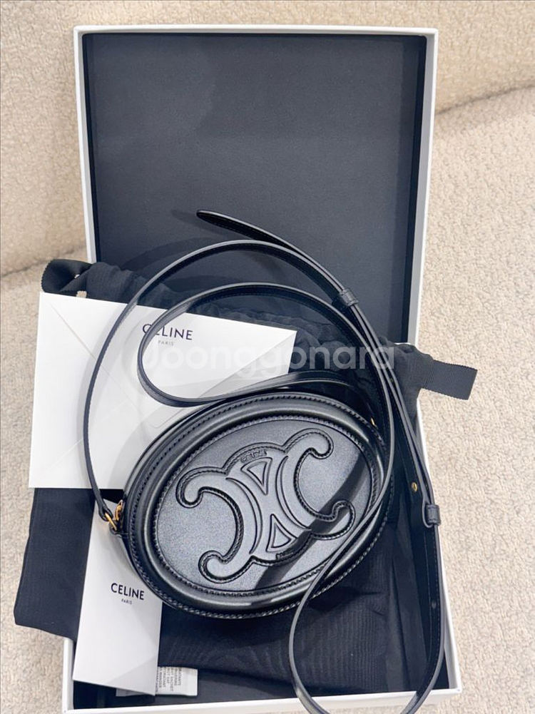 셀린느 오벌 펄스 블랙백--0