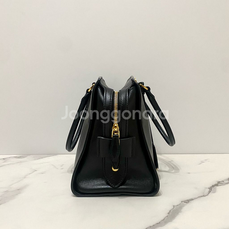 프라다 메탈로고 그레이스 카프 레더 토트백 크로스백--3