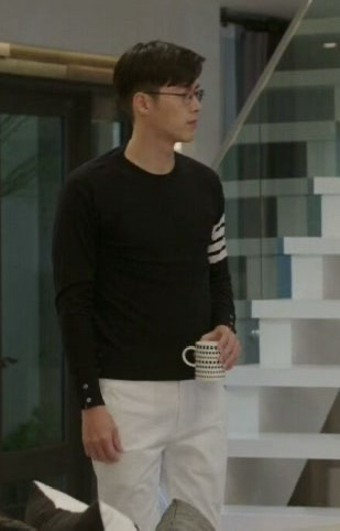 [새상품] 톰브라운 네이비 니트 4사이즈--0