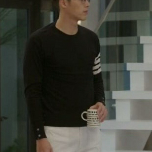 [새상품] 톰브라운 네이비 니트 4사이즈