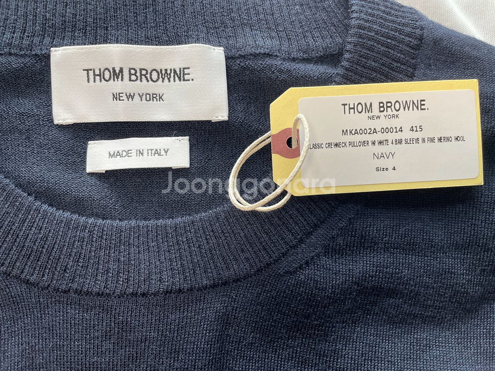[새상품] 톰브라운 네이비 니트 4사이즈--4