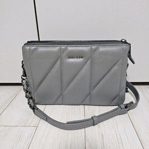 앤클라인 가죽 크로스백