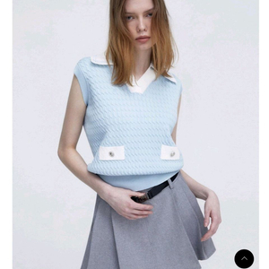 마리끌레르 니트조끼 민소매 스카이블루 소라