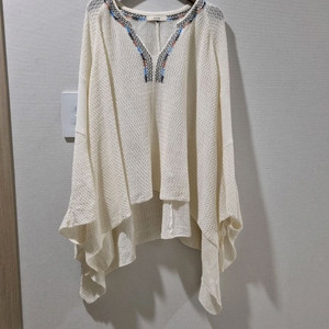 한섬 시스템 브이넥 니트 케이프