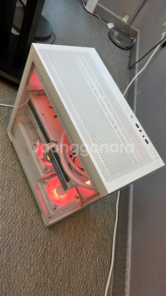 9800x3d, rtx5080 화이트본체팝니다--2