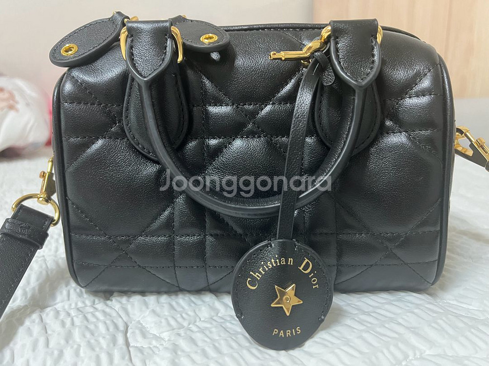 디올 블랙 퀼팅 미니백--0